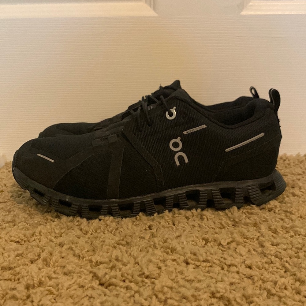 On Cloud 5 Waterproof, size 7